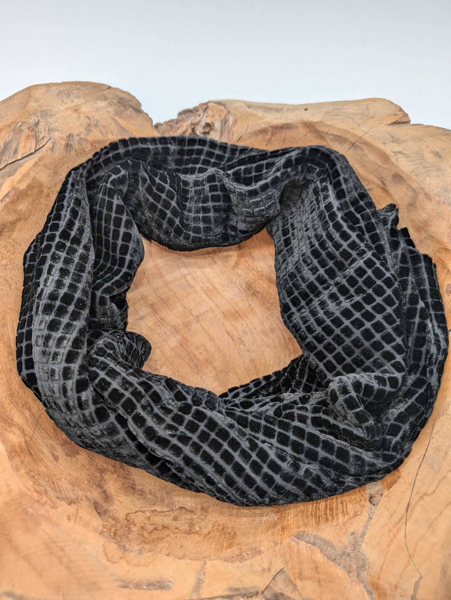 Stilvoller Samtschal Seiden-Chiffon mit Minikaromuster aus Samt, Doppelschichtig (152x17 cm)