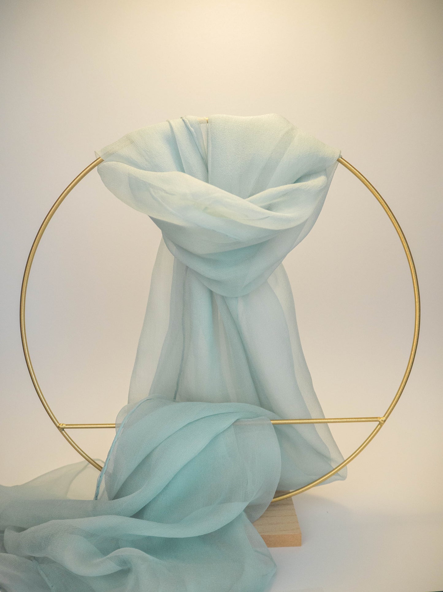 Schal aus feinem Chiffon in Unifarben