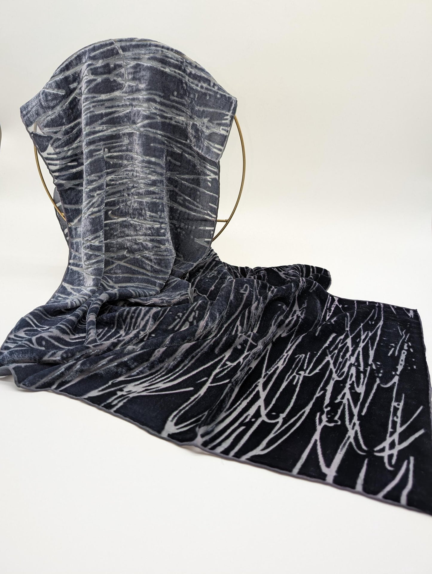 Stilvoller Samtschal mit schönen Farbverlauf & besonderes Ausbrennermuster 162cm x 35cm