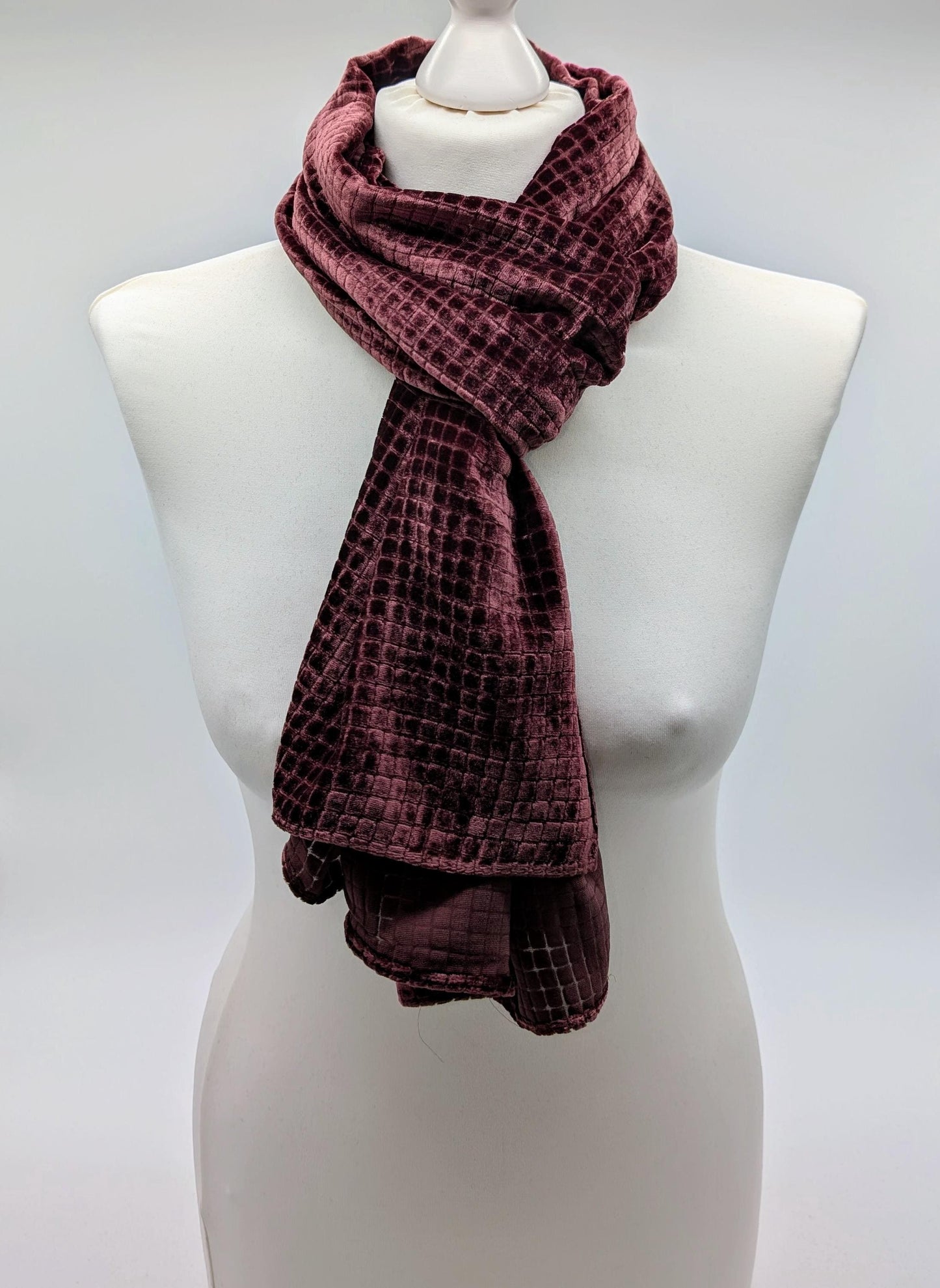 Stilvoller Samtschal Seiden-Chiffon mit Minikaromuster aus Samt (120x44 cm)