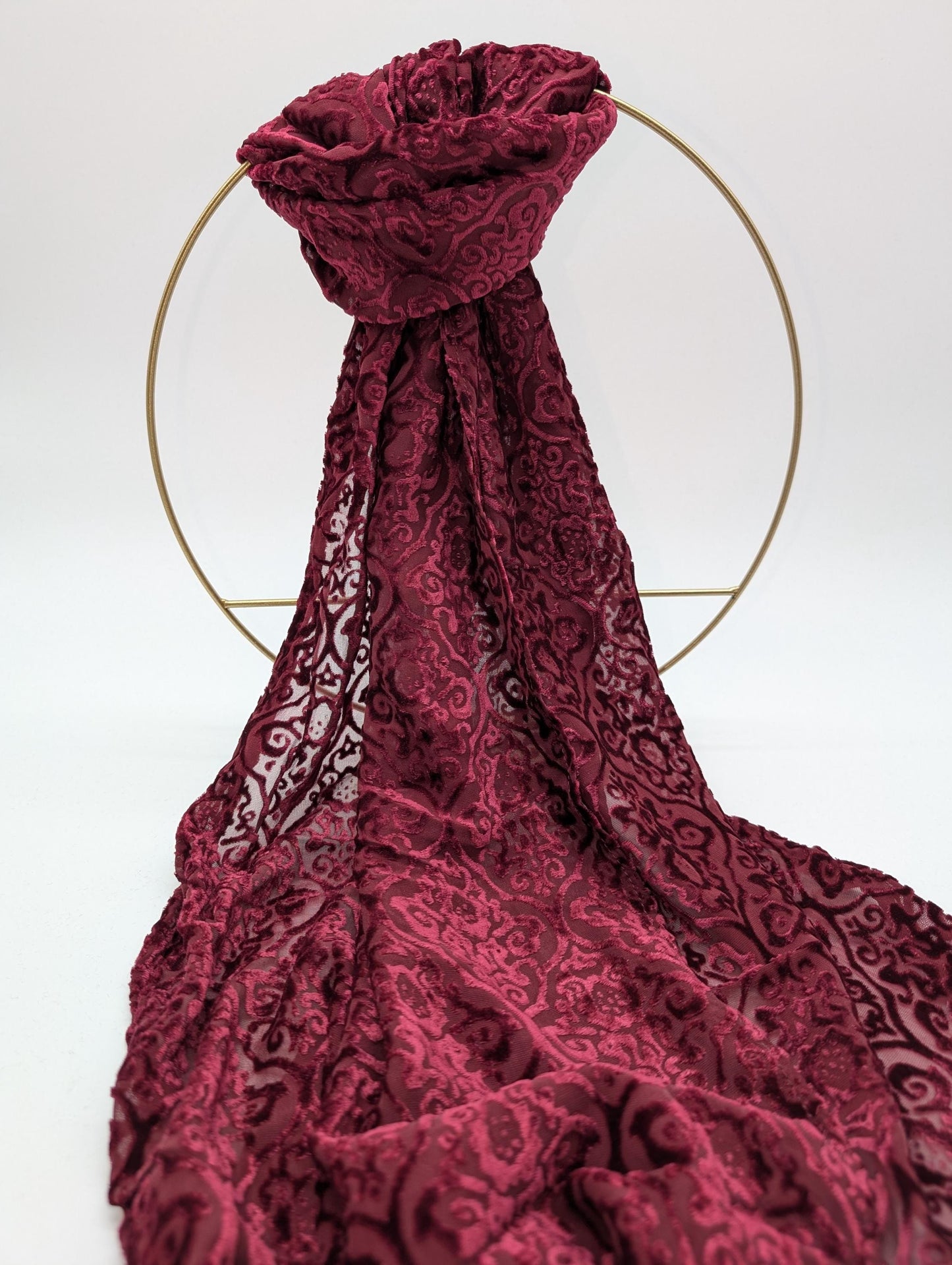 Stilvoller Samtschal Seiden-Chiffon mit Barockornamentmuster aus Samt (144x42 cm)