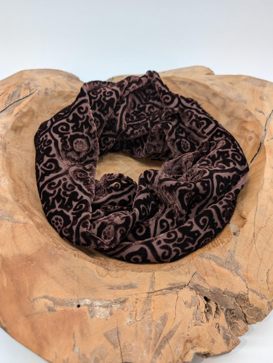 Stilvoller Samtschal Seiden-Chiffon mit Barockornamentmuster aus Samt (144x42 cm)