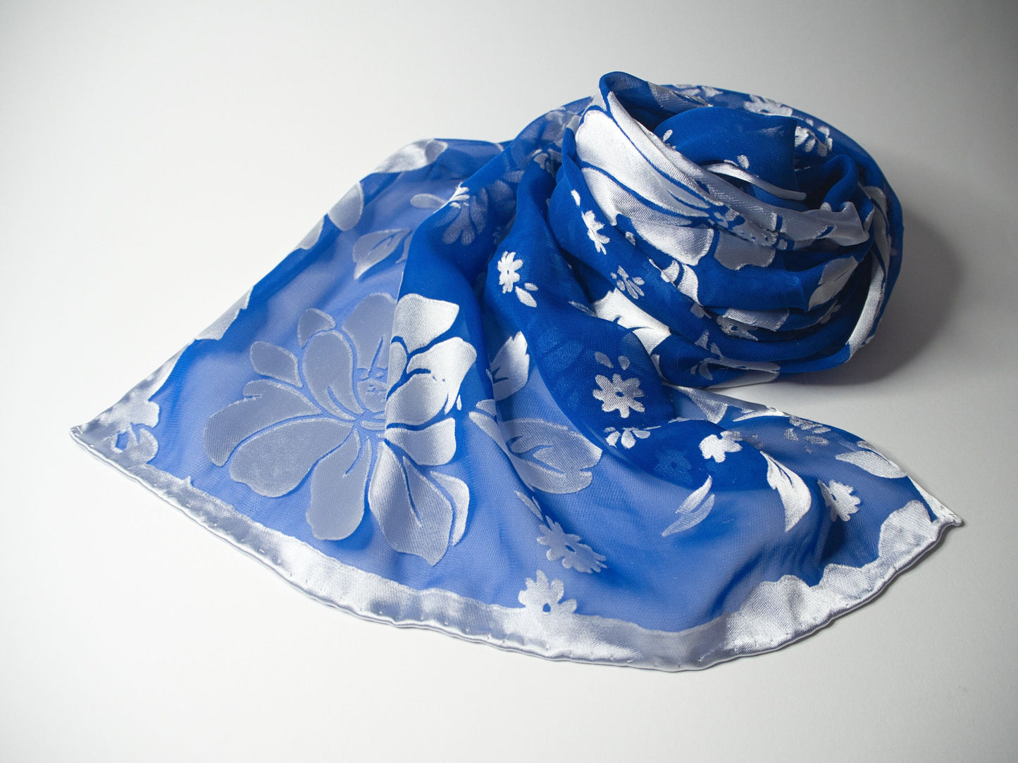 Seidenschal mit Viskose, Blumenausbrenner in verschiedenen Farben, 150cm x 38cm