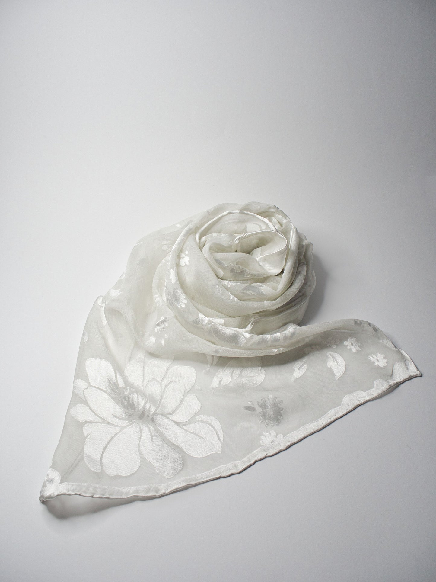 Seidenschal mit Viskose, Blumenausbrenner in verschiedenen Farben, 150cm x 38cm