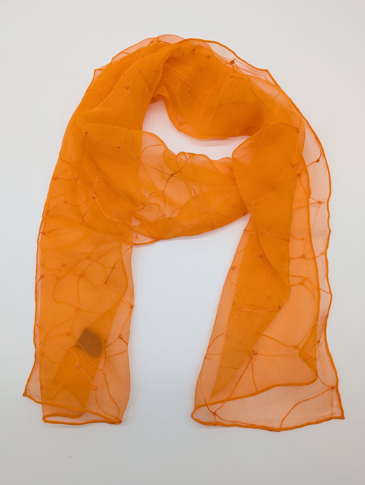 Chiffonschal mit abstrakte Stickerei in Netzmuster
