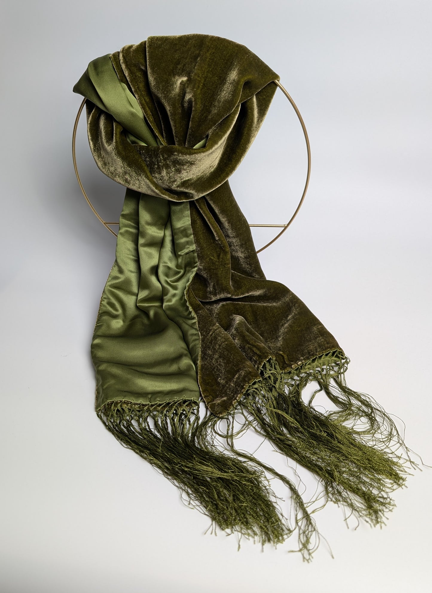 Luxuriöser Samt-Seidenschal – Eleganter Schal aus Seidensatin für Herbst & Winter