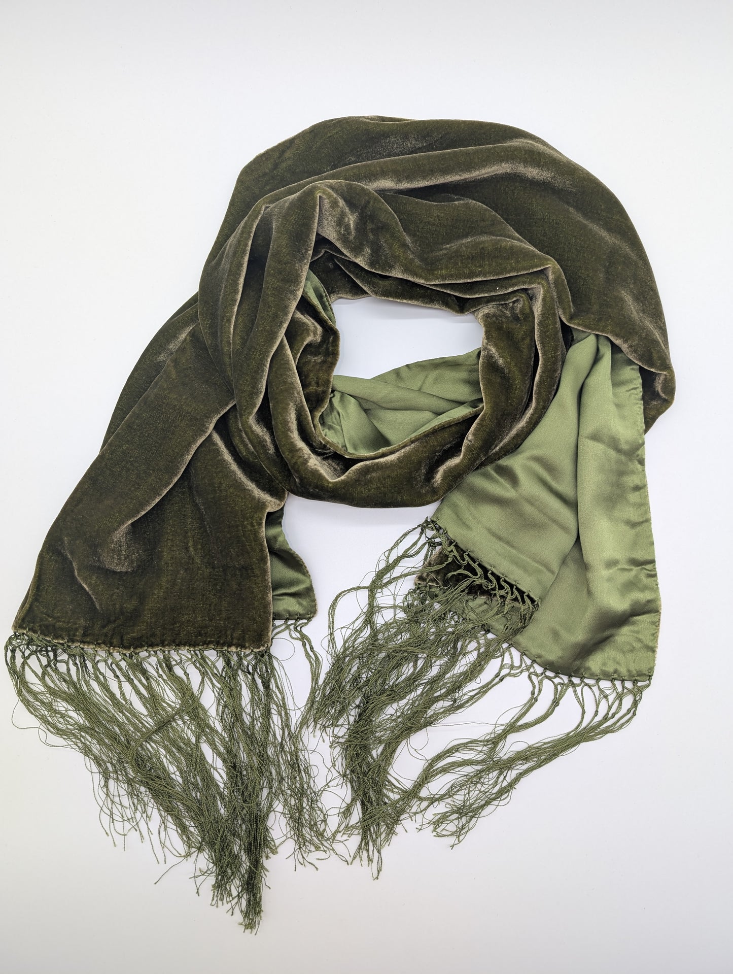 Luxuriöser Samt-Seidenschal – Eleganter Schal aus Seidensatin für Herbst & Winter