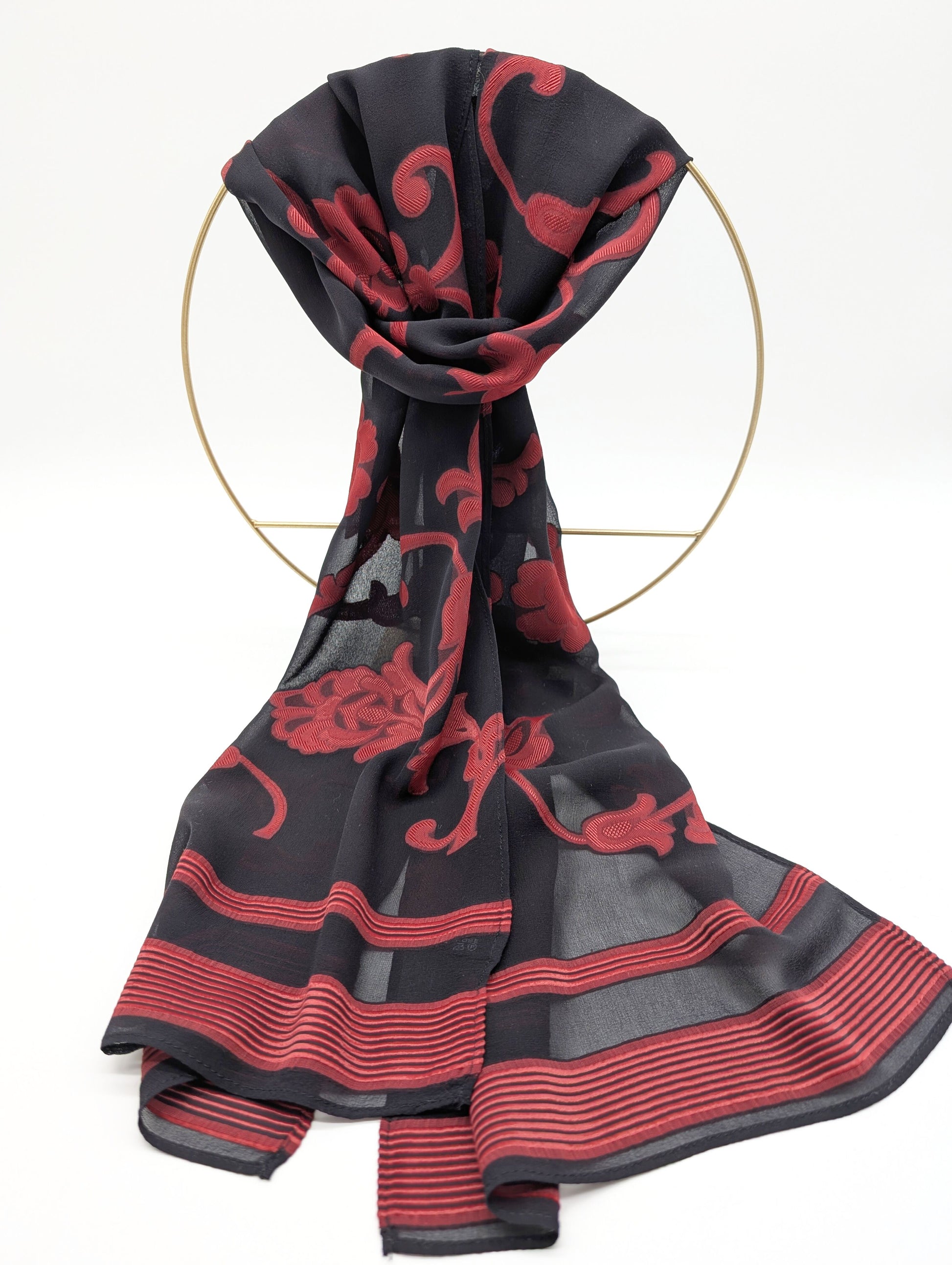 Eleganter schwarzer Chiffon Viskose-Seidenschal mit rotem gewebtem floralem Barockmuster