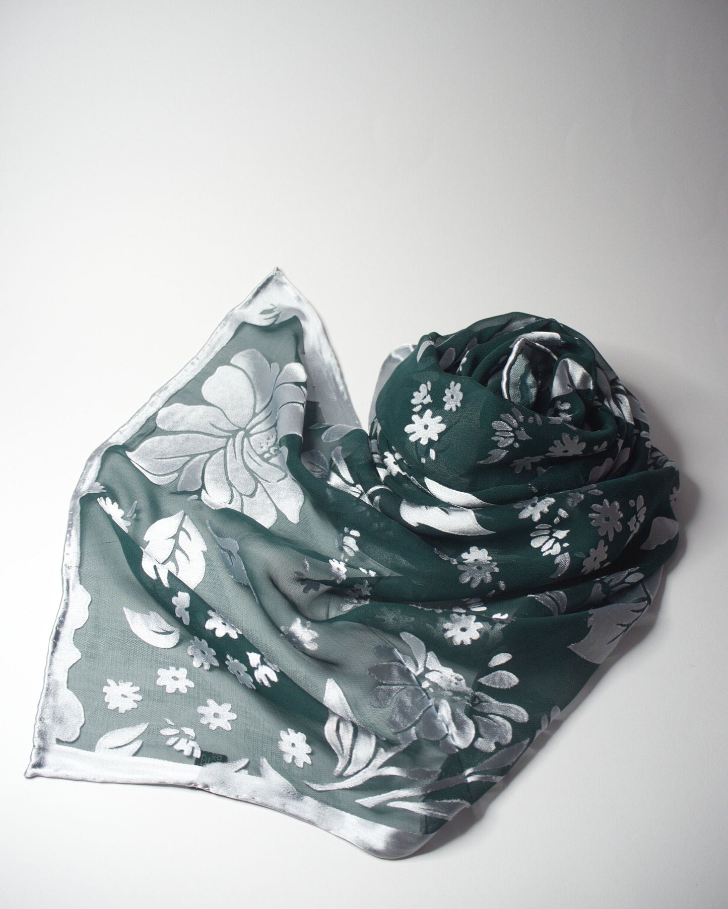 Seidenschal mit Viskose, Blumenausbrenner in verschiedenen Farben, 150cm x 38cm