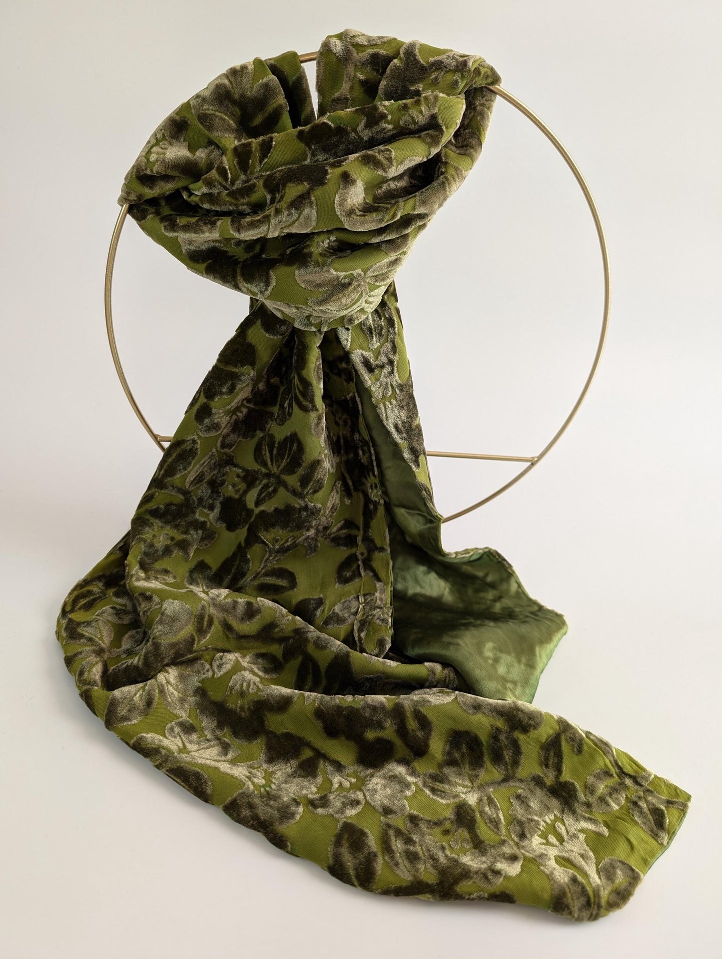 Seidenschal mit floralem Samt-Muster und Satinrückseite, verschiedene Farben, 147cm x 27cm